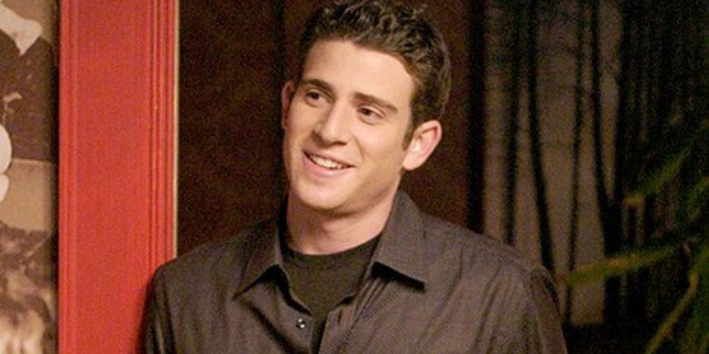 Bryan Greenberg as Jake standing in Peyton's bedroom in One Tree Hill