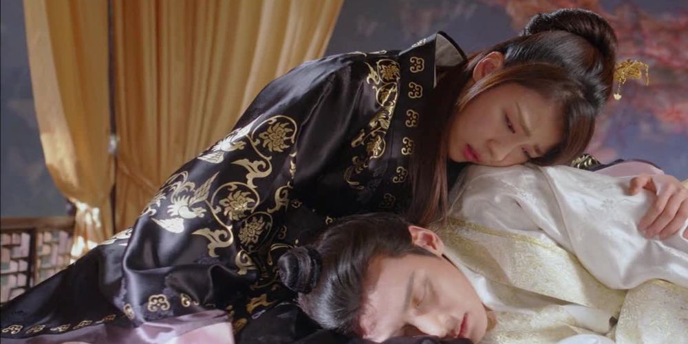 Empress Ki embraces lover on the floor of her palace in Empress Ki.