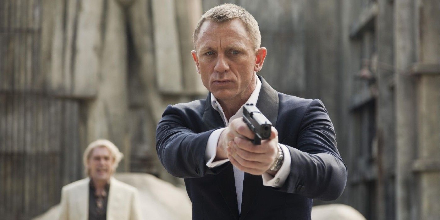 James Bond in his shooting stance in Skyfall