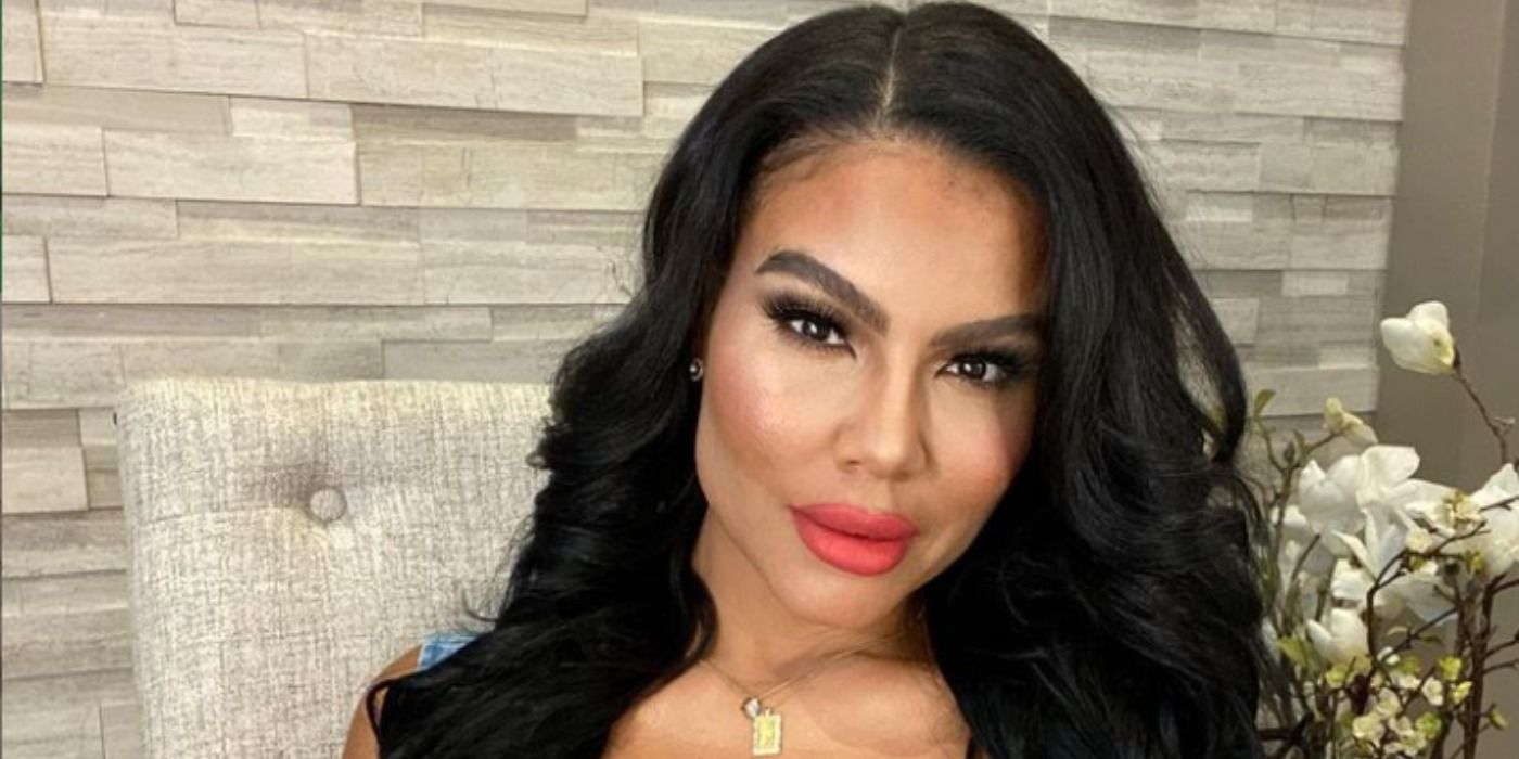 Mia Thornton with coral colored lips RHOP