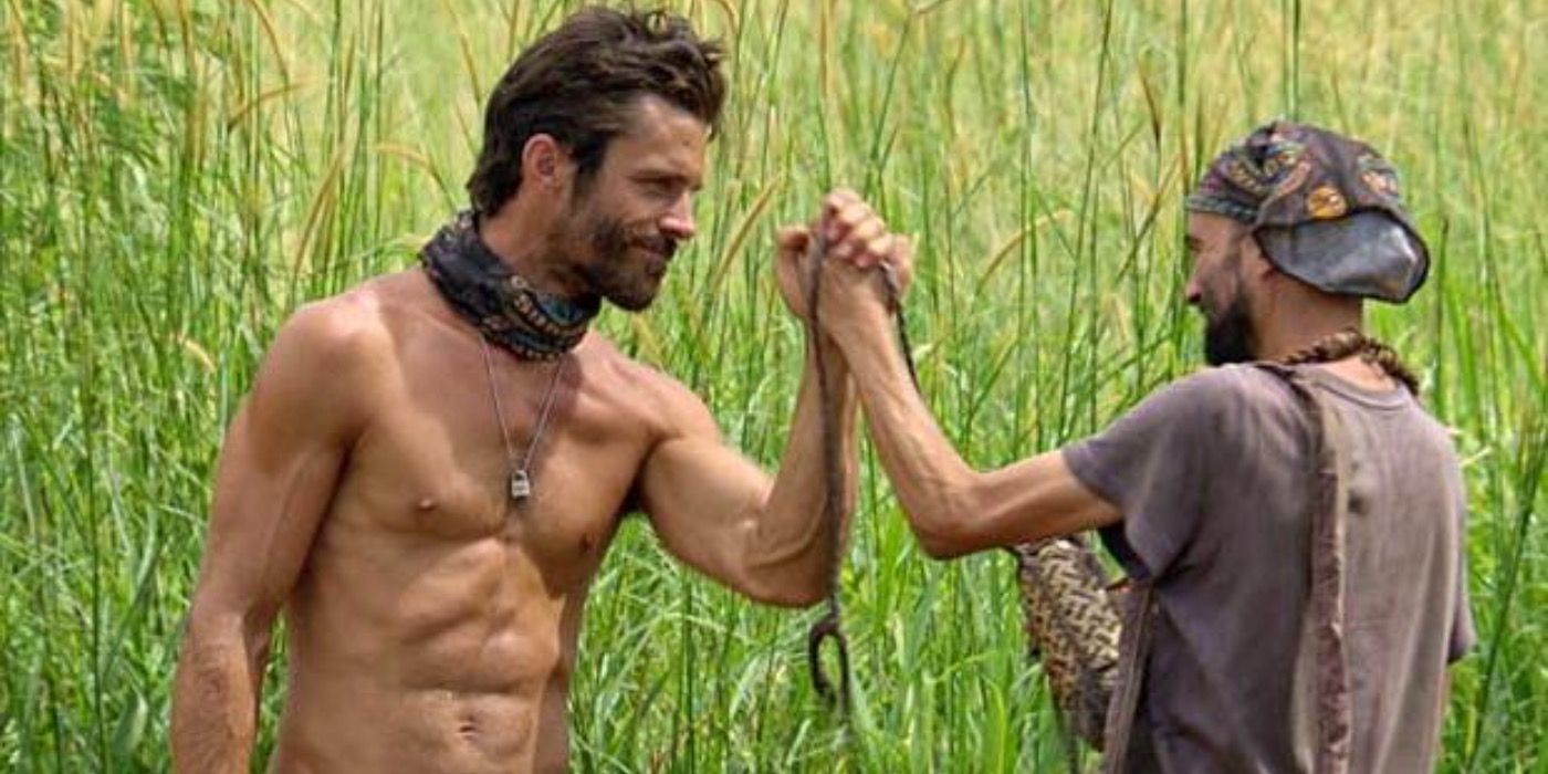 David and Ken packing a pact on season 33 of Survivor