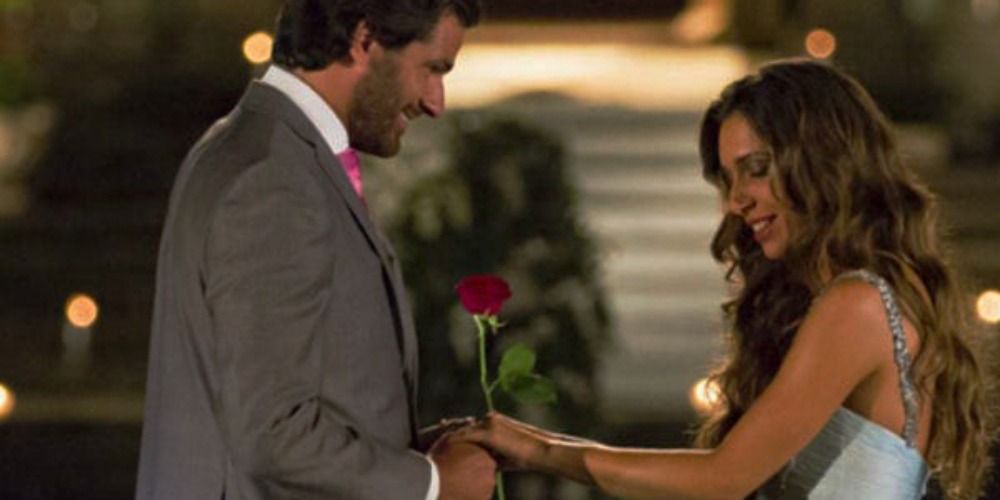 A contestant receives the rose on The Bachelor France
