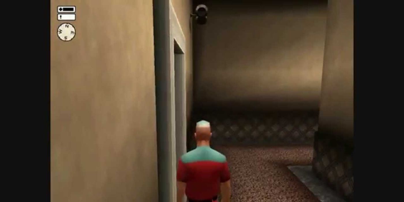Agent 47 dressed as a pizza delivery guy in Hitman Silent Assassin
