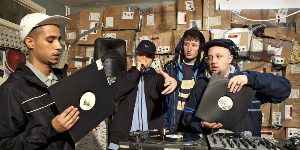 Beats, Decoy, Grindah and Steves in the studio in People Just Do Nothing