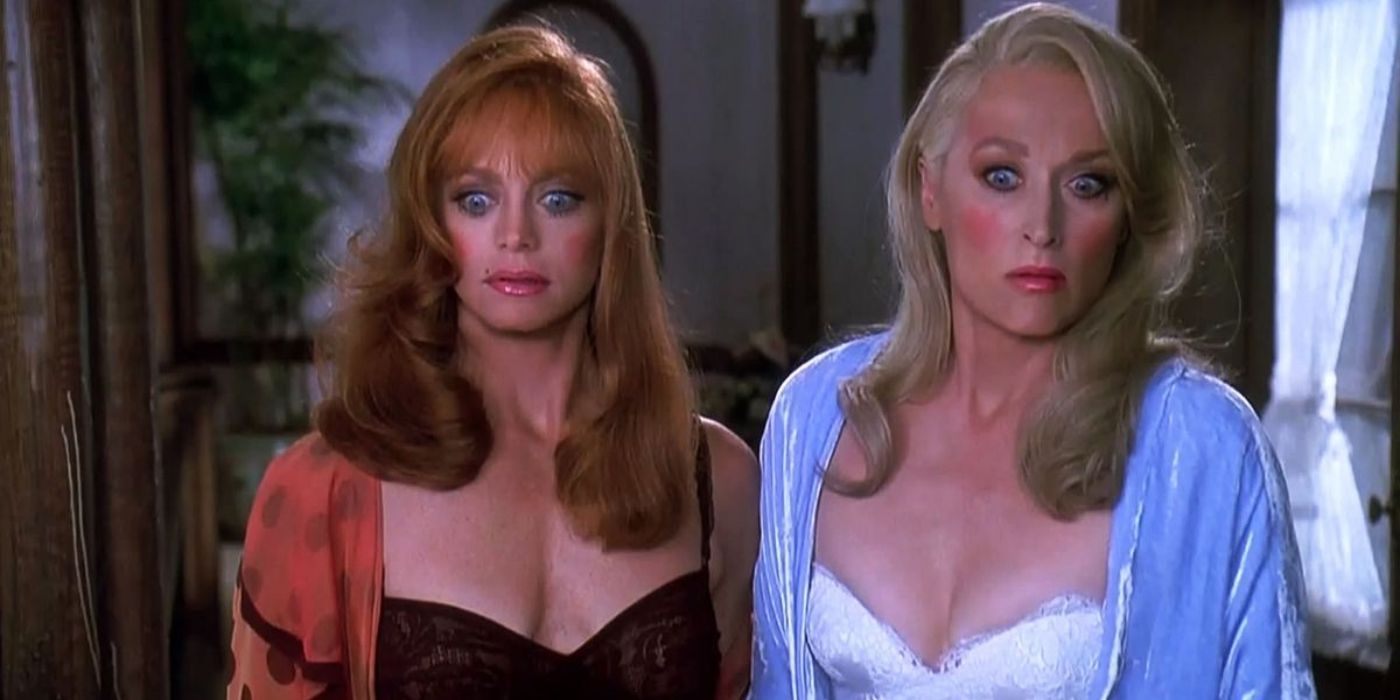 Helen and Madeline in their nightgowns in Death Becomes Her