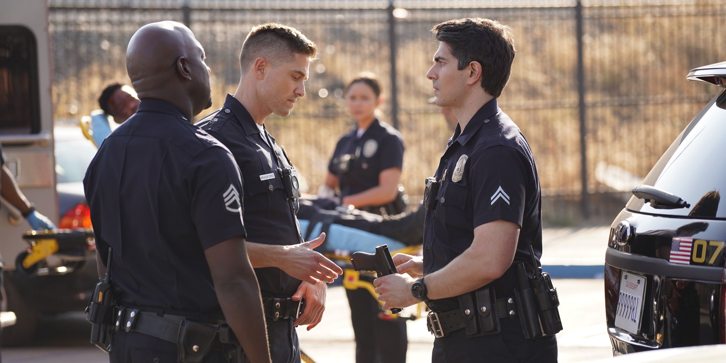 Stanton (Brandon Routh) relinquishes his weapon to Tim in The Rookie.