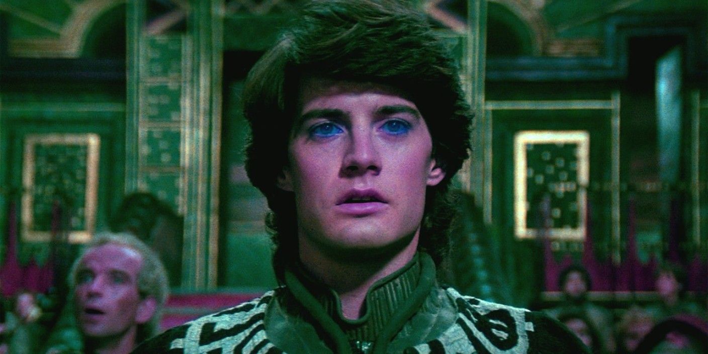 Paul with glowing blue eyes in Dune 1984