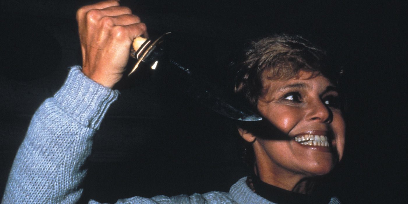 Pam Voorhees holding up a knife in Friday the 13th