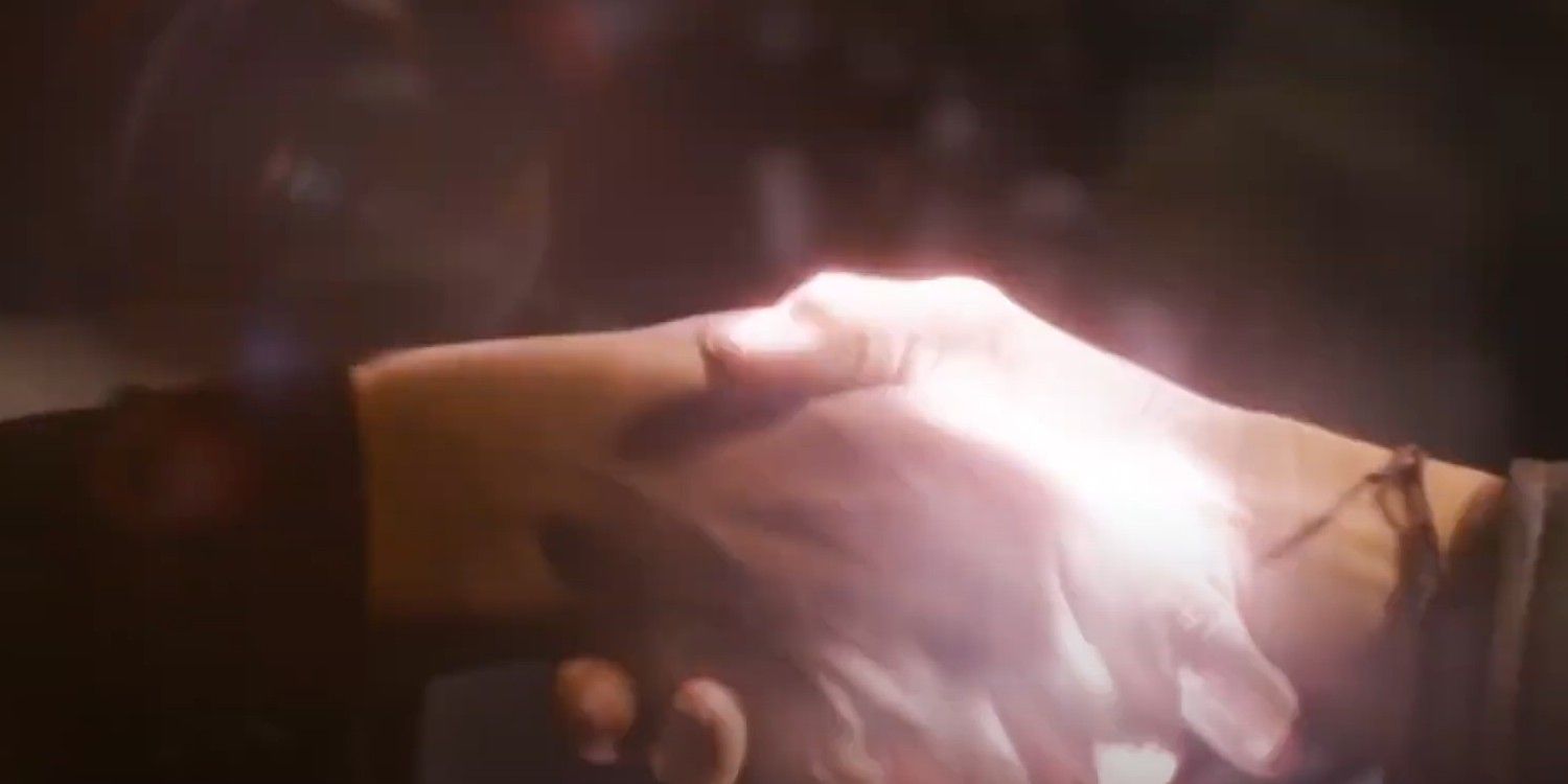 Handshake glow in Matrix Resurrections