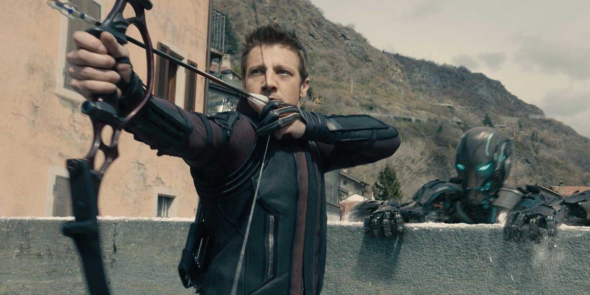 Hawkeye is ambushed by an Ultron Sentry in Age of Ultron