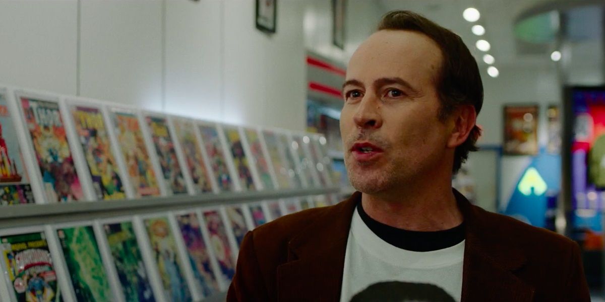 Jason Lee as Brodie Bruce in a comic book store in Jay and Silent Bob Reboot