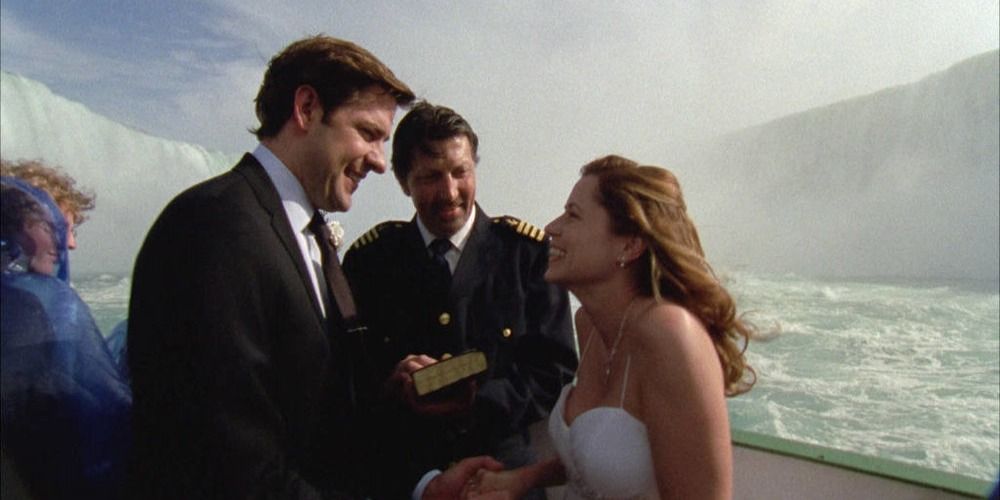 Jim and Pam from The Office getting married on a boat on Niagara Falls