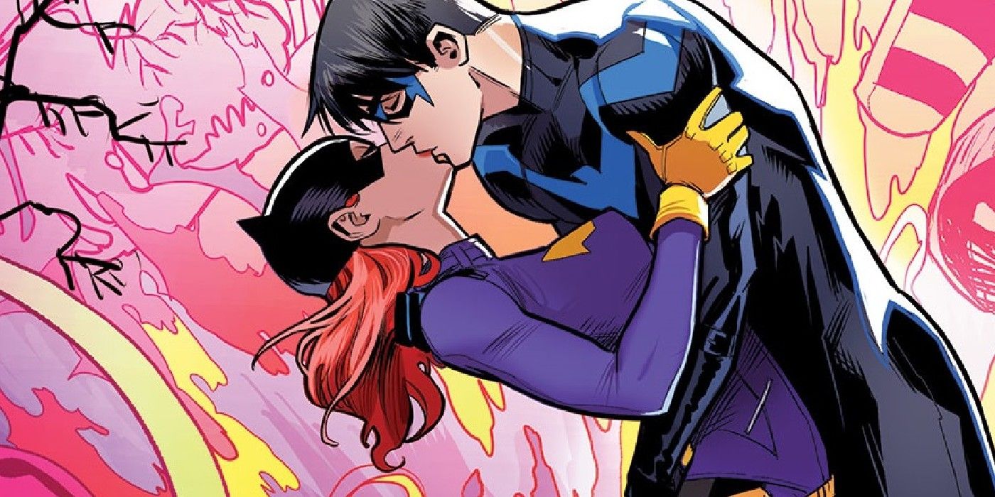 Nightwing and Batgirl kiss