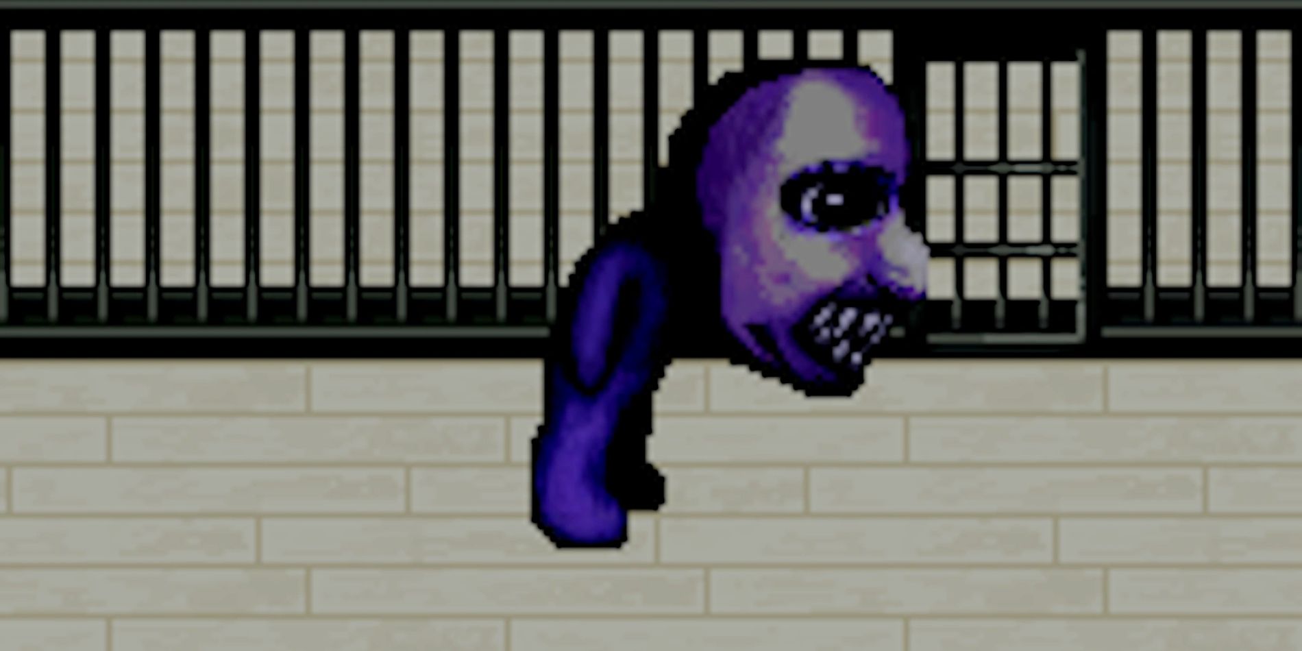 Uma figura pirple com uma cabeça gigante caminha no jogo Ao Oni.