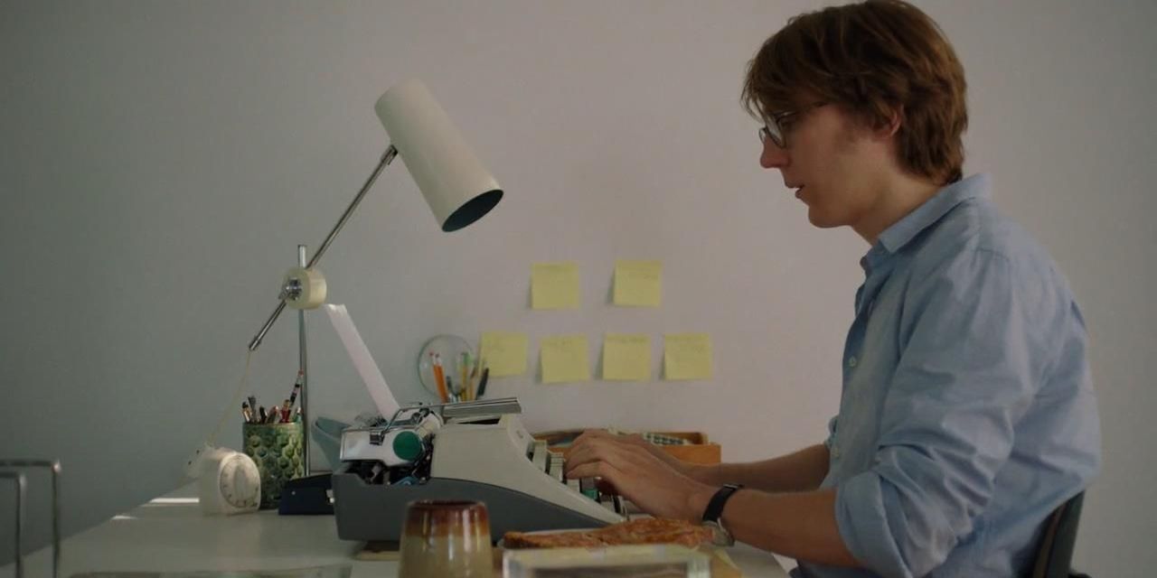 Calvin types on a typewriter in Ruby Sparks.