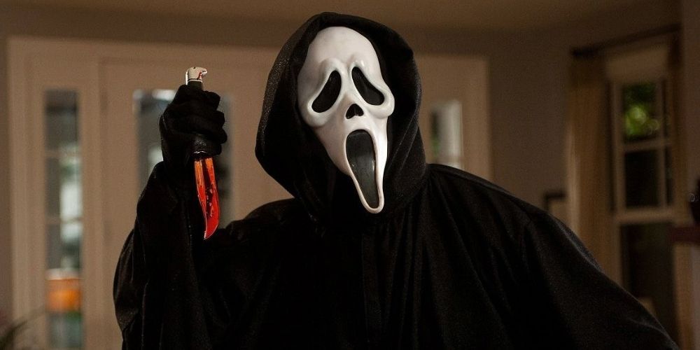 Ghostface enters the house in Scream