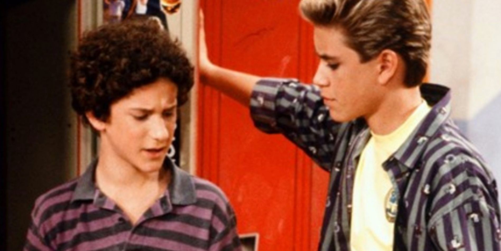 Screech and Zack stand by their lockers in Saved By The Bell