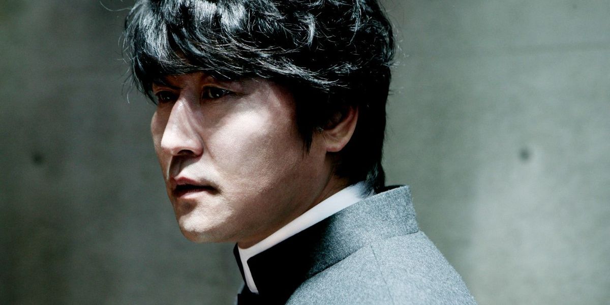 Song Kang-ho as Father Sang hyun in Thirst