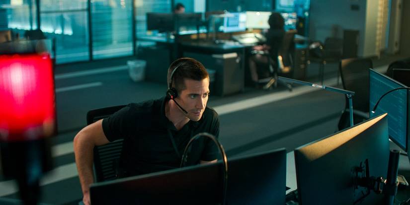 Jake Gyllenhaal as Joe Baylor in the call center in The Guilty.