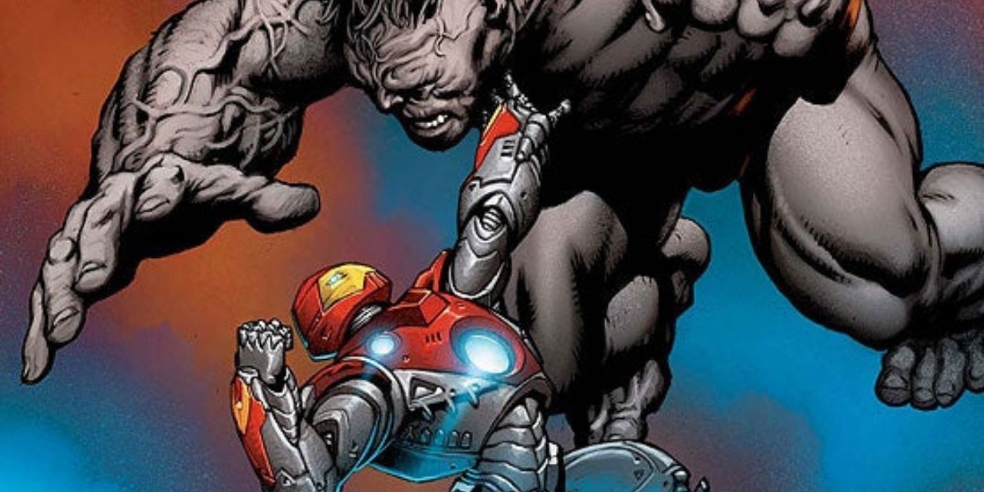 Ultimate Iron Man fighting Hulk in Ultimate Comics.