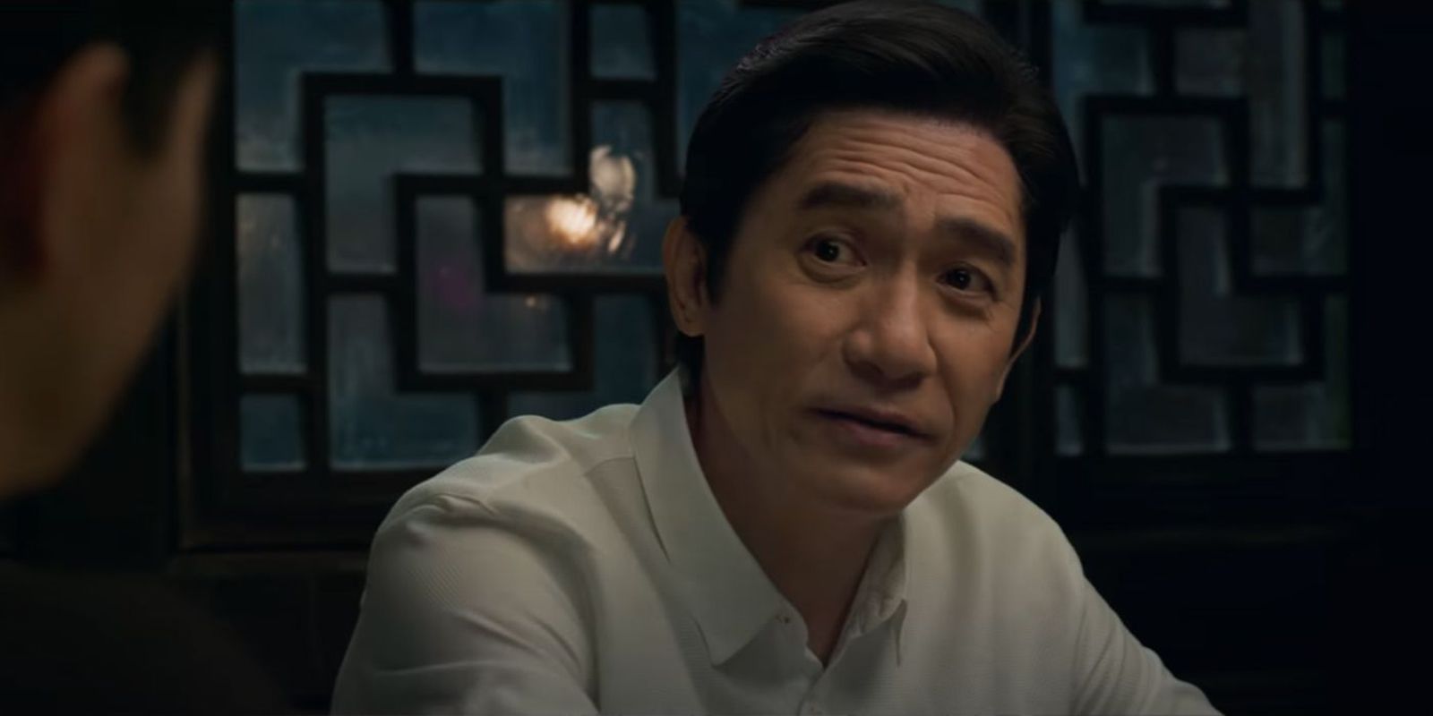 Xu Wenwu having dinner with Shang-Chi in Shang-Chi And The Legend Of The Ten Rings