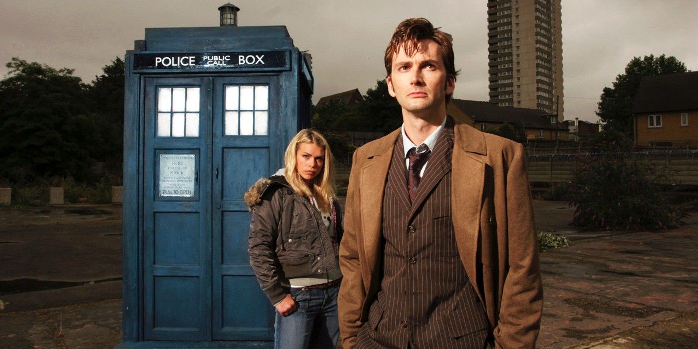 The tenth Doctor and Rose standing in front of the TARDIS