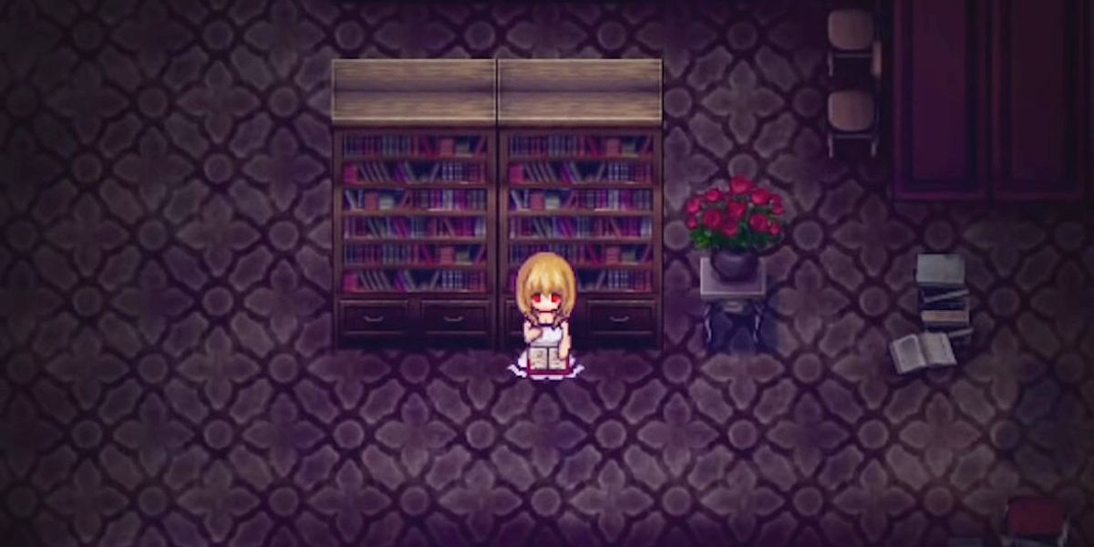 Uma garotinha está ao lado de uma estante em 10 melhores jogos de terror de RPG Maker.