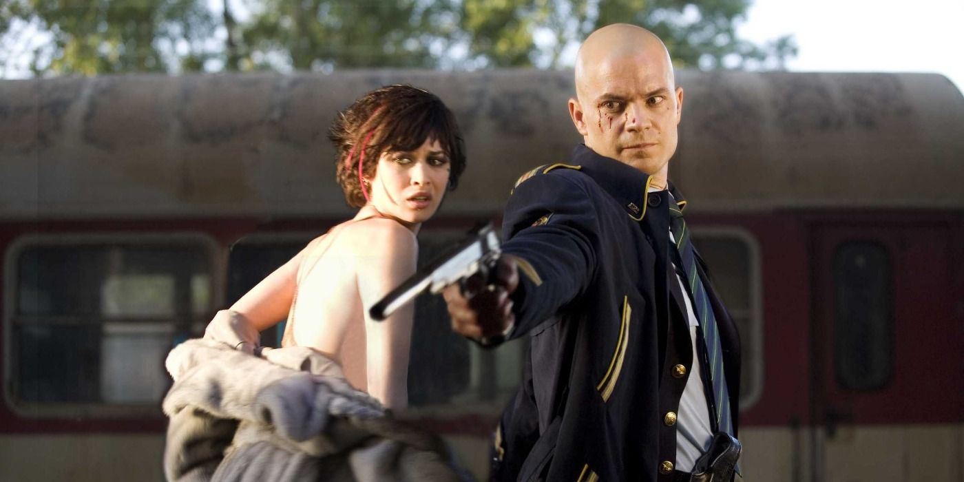 Agent 47 protects Nika in Hitman