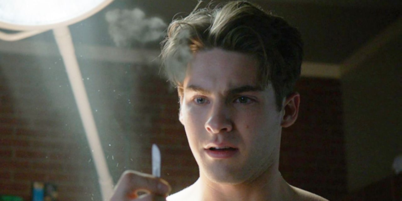 An image of Theo holding a scalpel in Teen Wolf