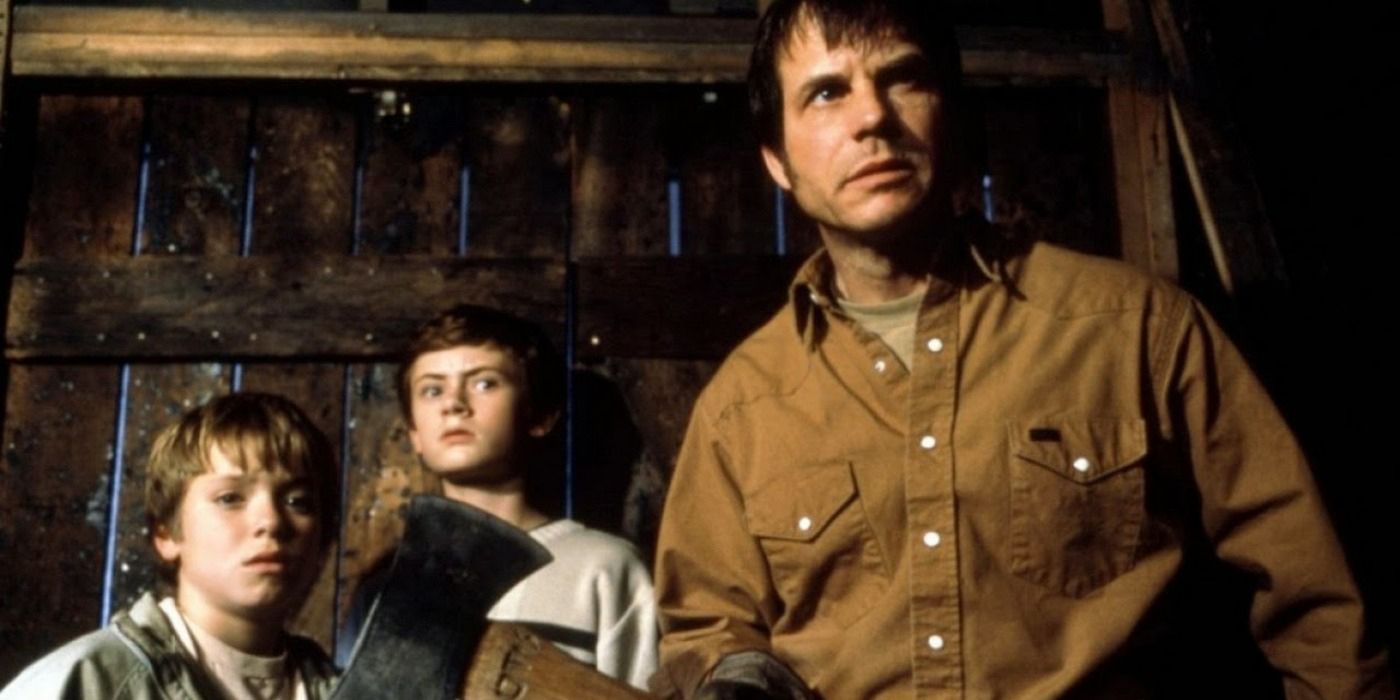 Bill Paxton with an axe and his sons in Frailty.