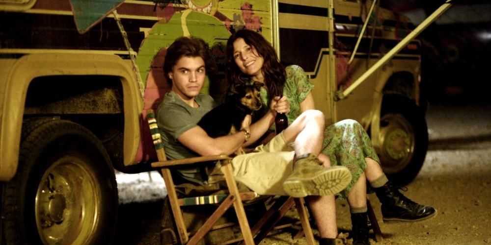 Catherine Keener, Emile Hirsch and a dog in Into the Wild