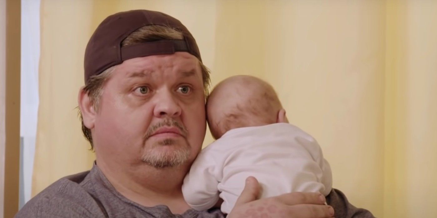 Chris Combs from 1000-Lb Sisters holding baby