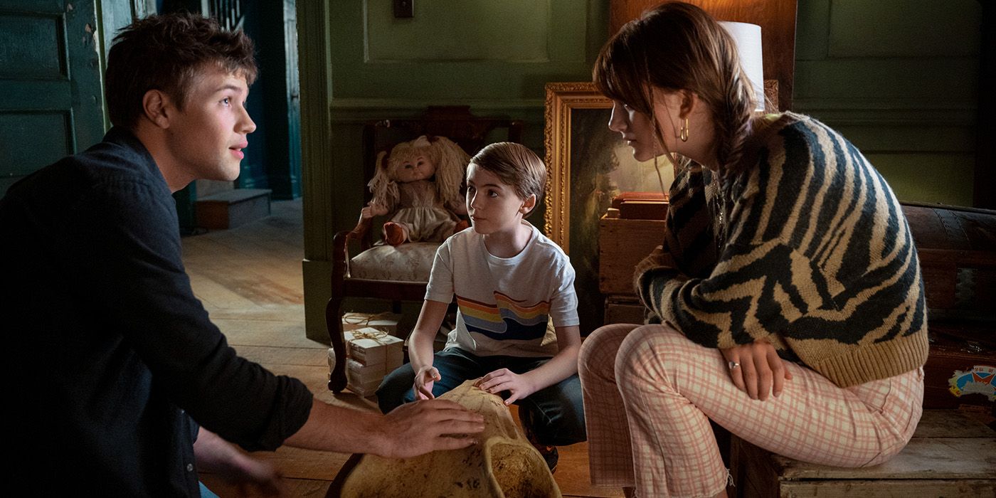 Connor Jessup, Jackson Robert Scott and Emilia Jones in Locke and Key season 2.