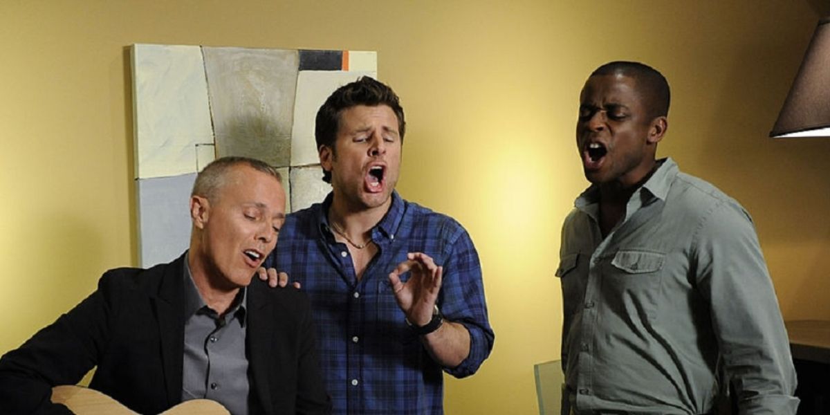 Curt Smith as himself singing with two men in Psych.