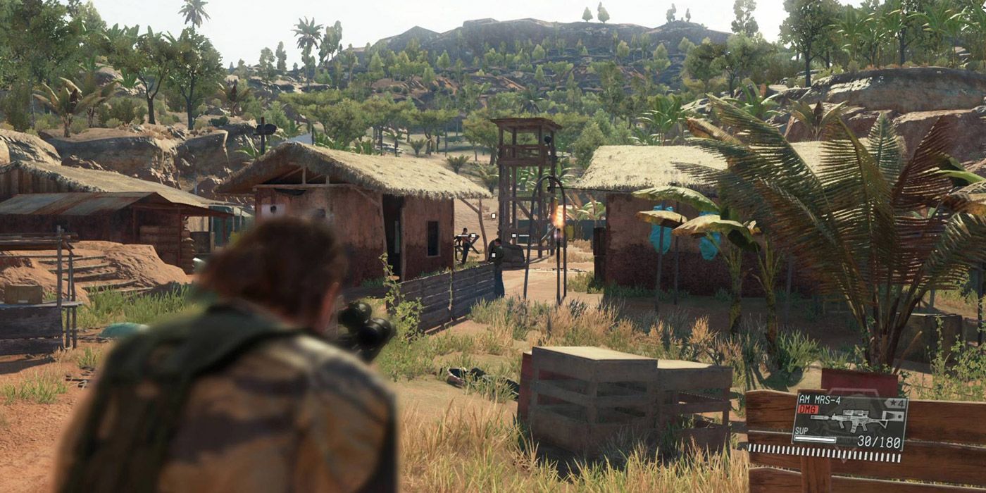 Snake infiltrates an enemy camp in Metal Gear Solid V