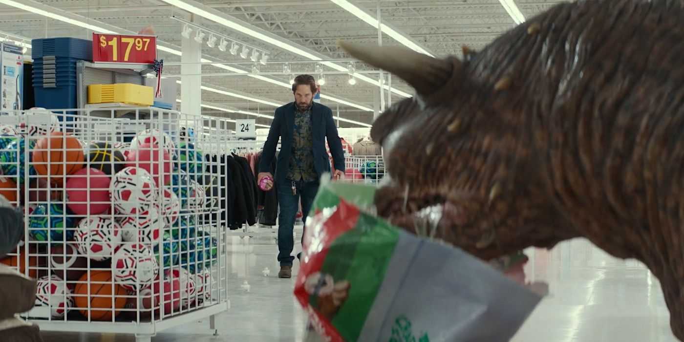 A demon dog attacks Paul Rudd in a supermarket in Ghostbusters Afterlife