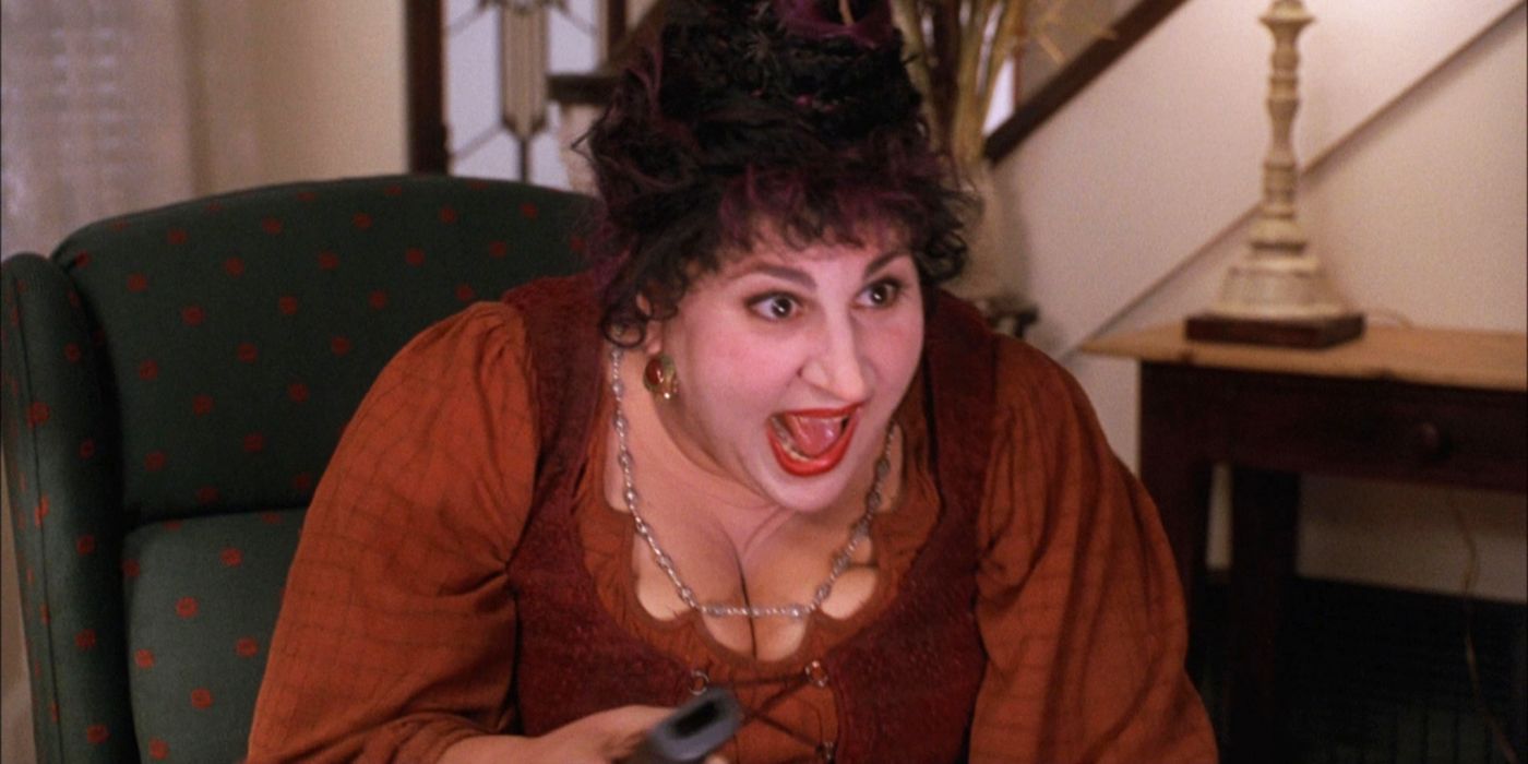 Hocus Pocus 2 Bts Photo Shows Kathy Najimy Getting Ready To Film