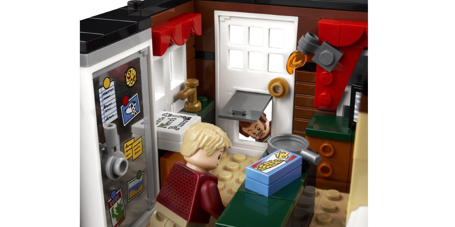 Home Alone house LEGO set Culkin scene