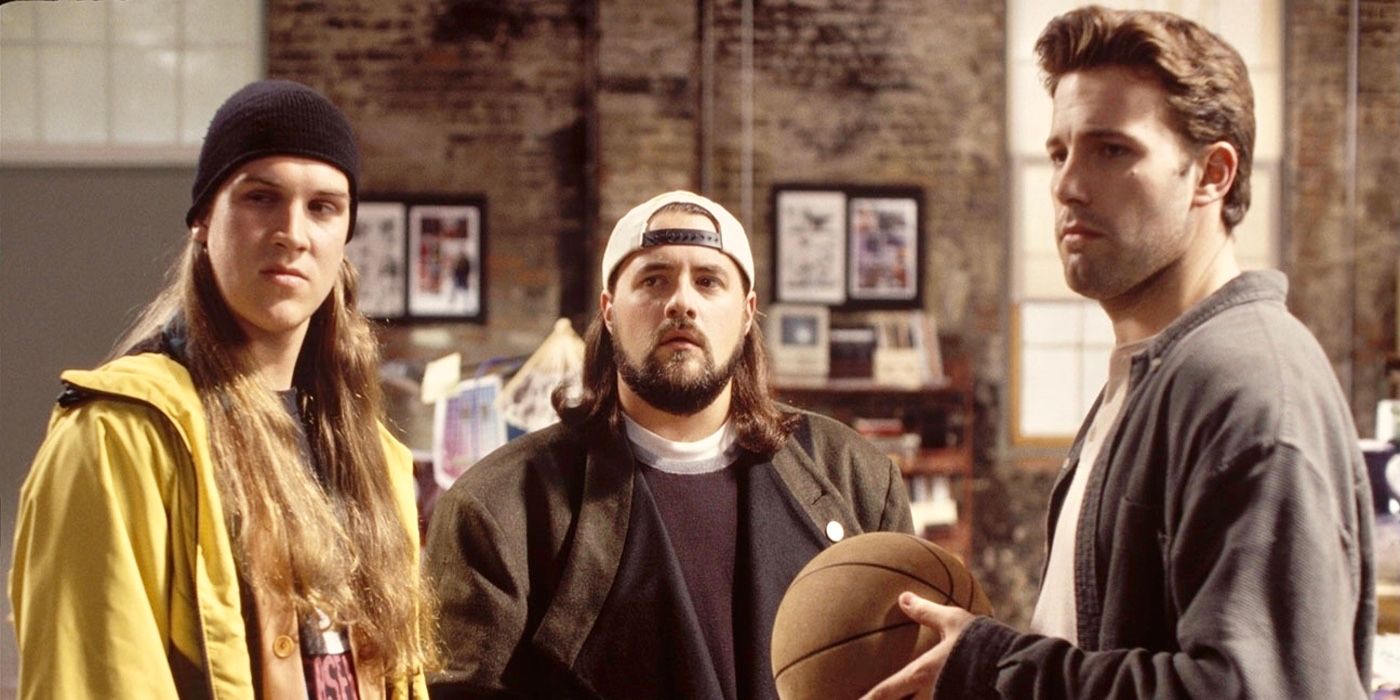 Jay, Bob and Holden look into the camera in Jay and Silent Bob Strike Back 2001