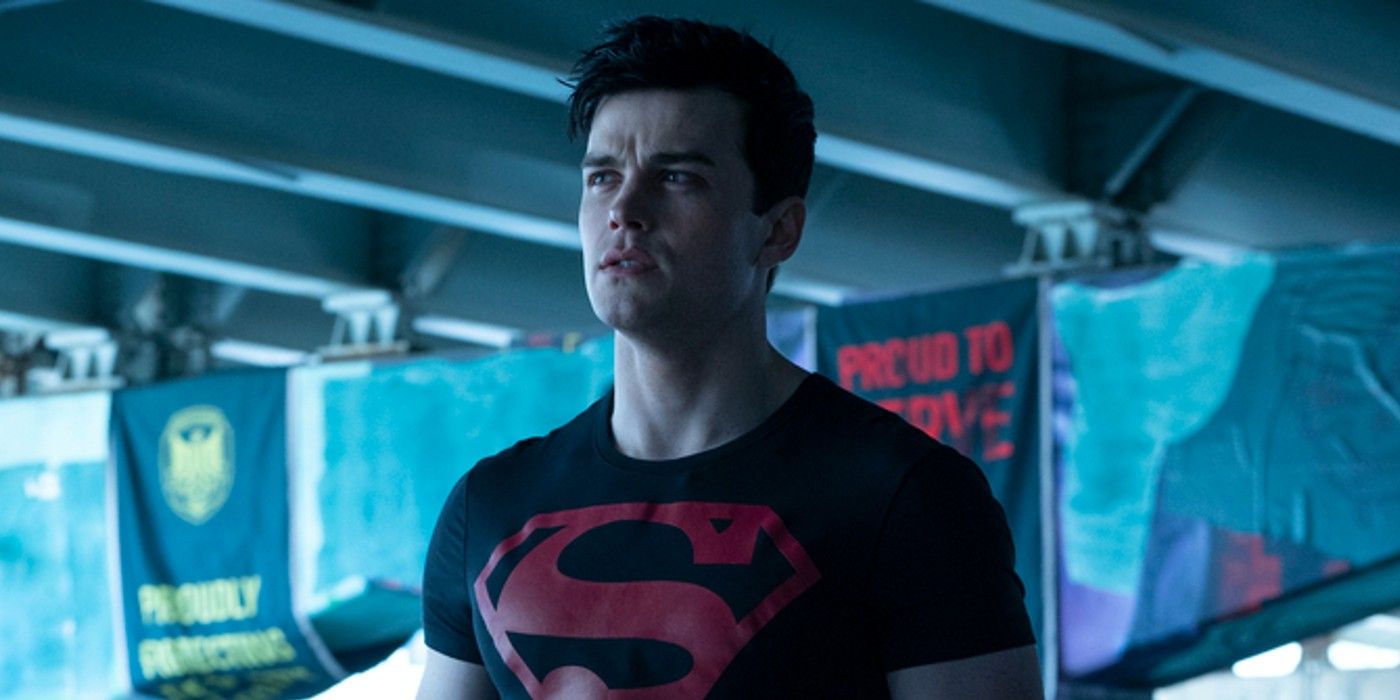 Superboy looking confused in Titans.