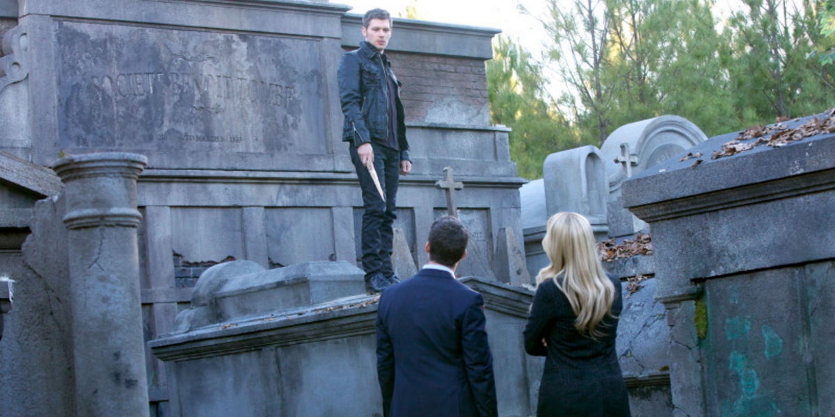 Klaus stands over Rebekah and Elijah in The Originals