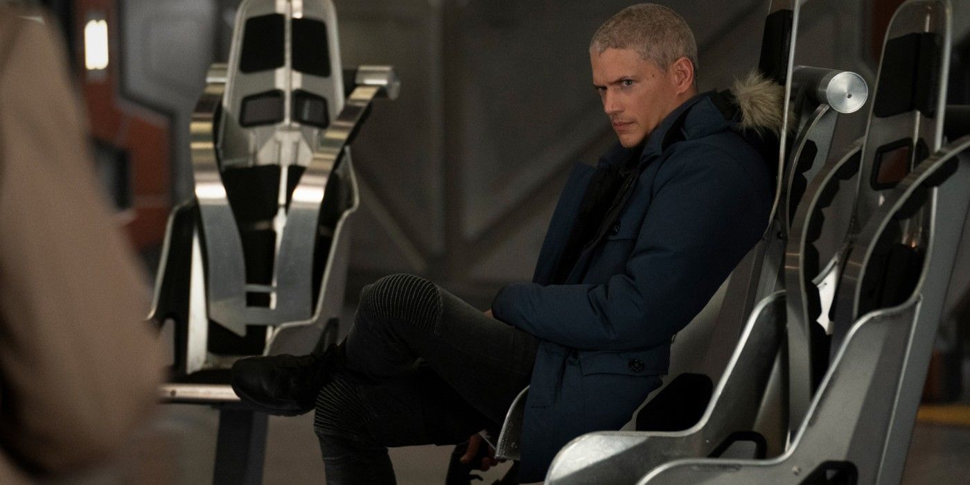 Leonard Snart sits down in Legends of Tomorrow