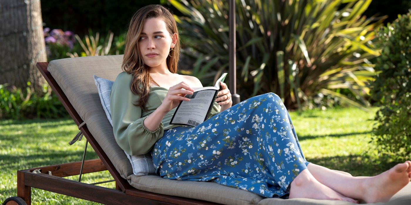 Love Quinn lying and reading a book in You Season 3 Episode 8