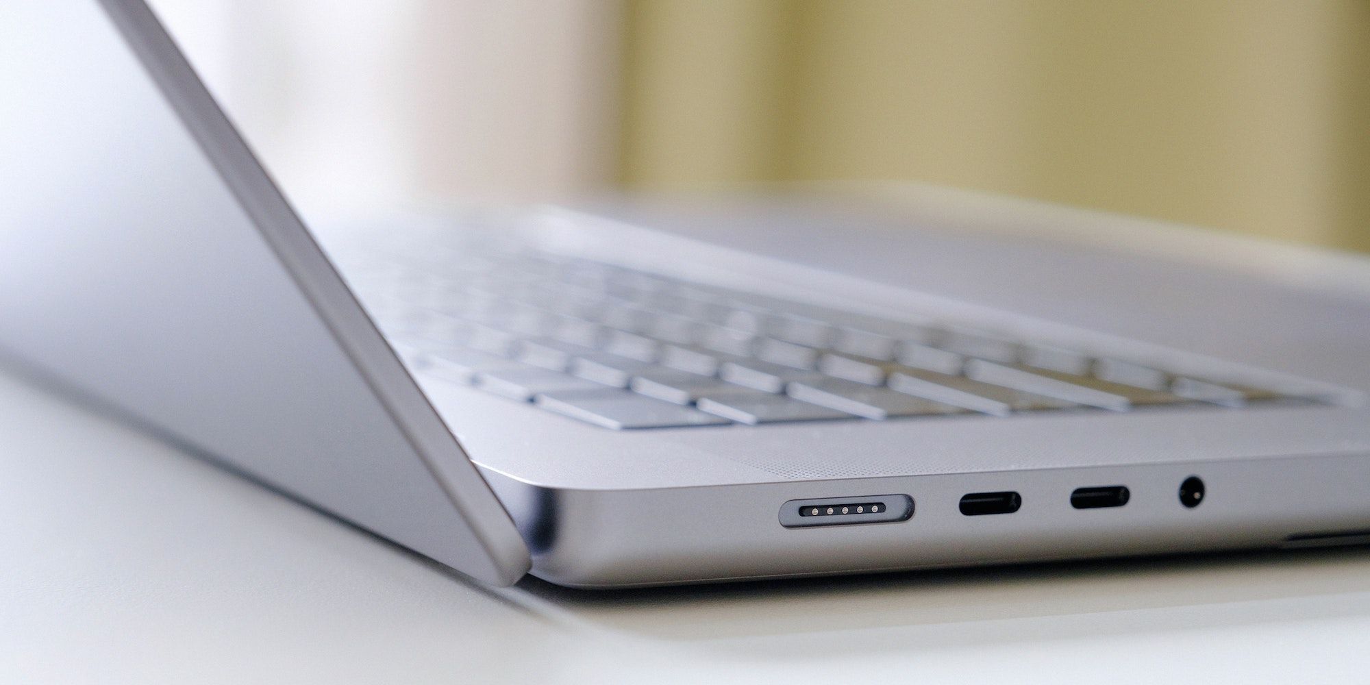 Port USB Magsafe MacBook Pro 2021