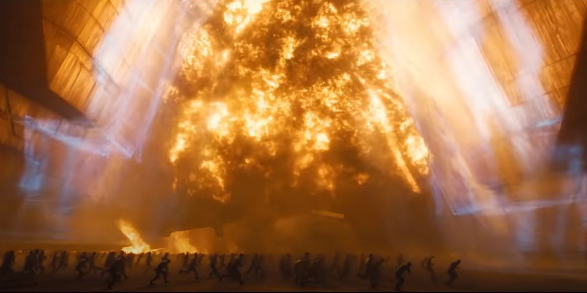 Large explosions in Dune 2021's battle scene.