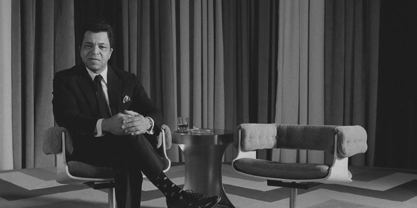 Roebuck Wright talks to the camera on a talk show in The French Dispatch