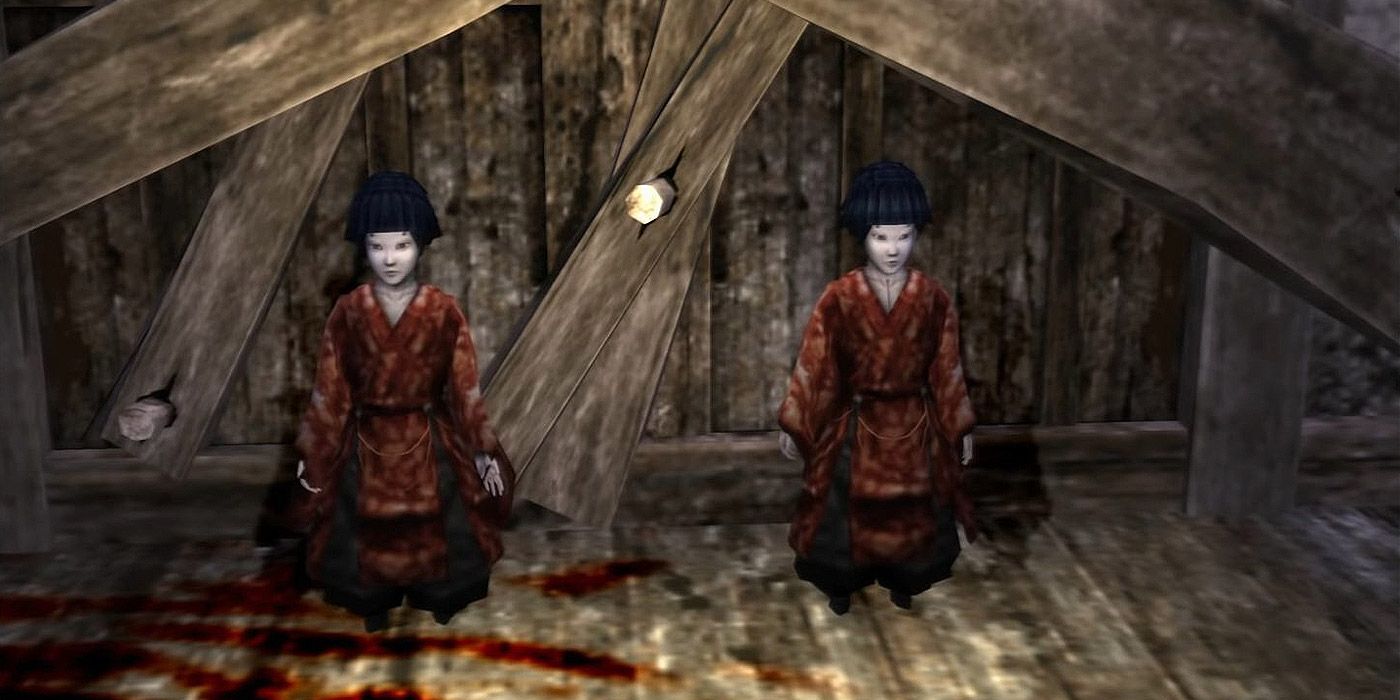 Dois personagens de gueixas perto de uma poça de sangue em Kuon