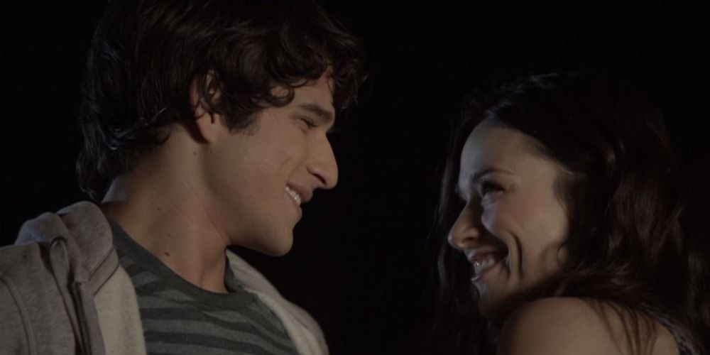 Scott and Allison grinning at each other in Teen Wolf