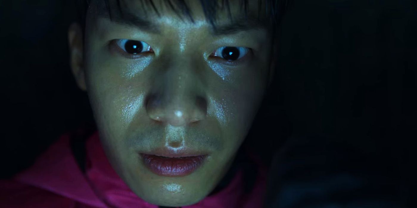 Closeup of Jun-ho looking scared