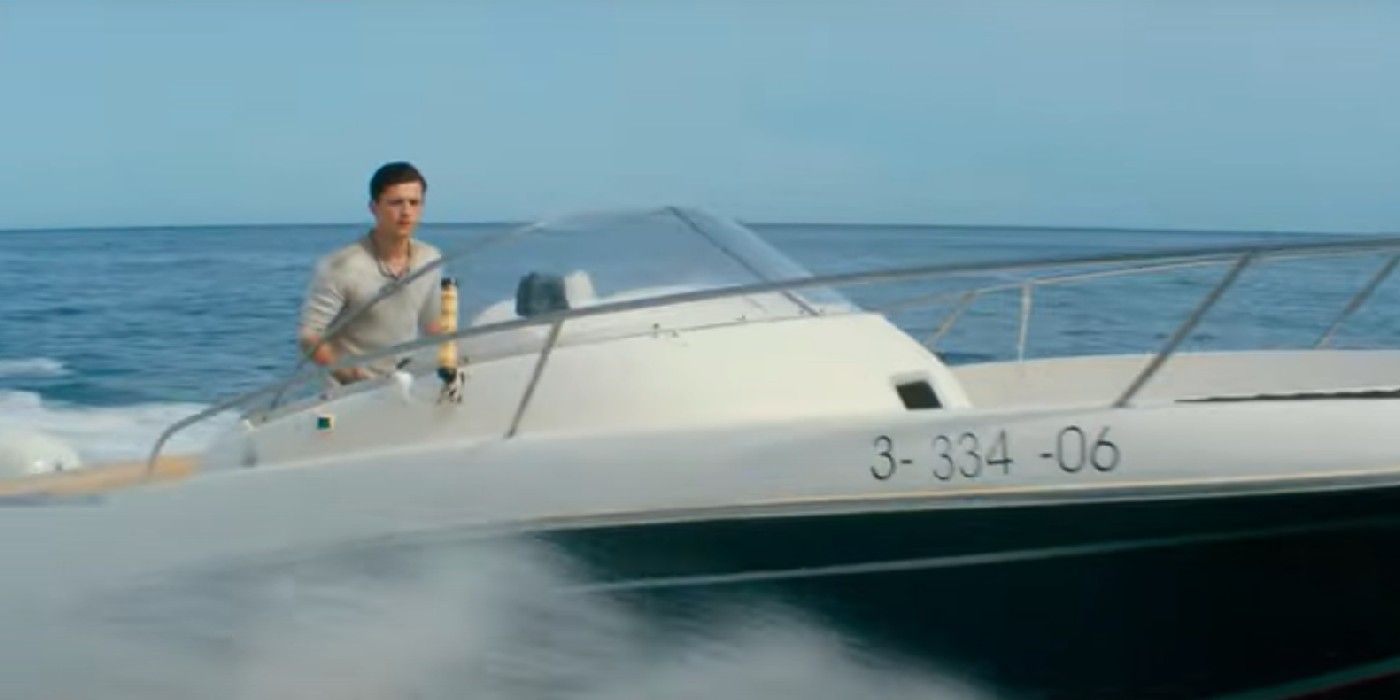 Nate steers a speedboat in Uncharted